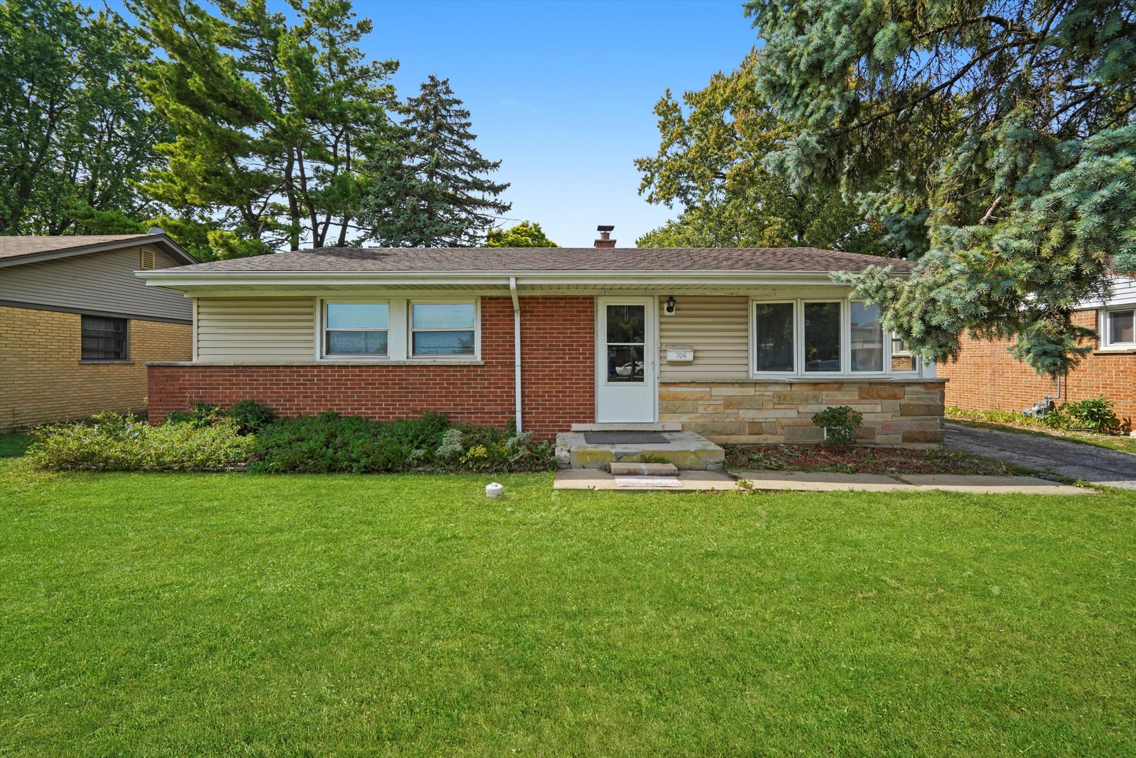 706 North Main Street, Mount Prospect, IL, 60056