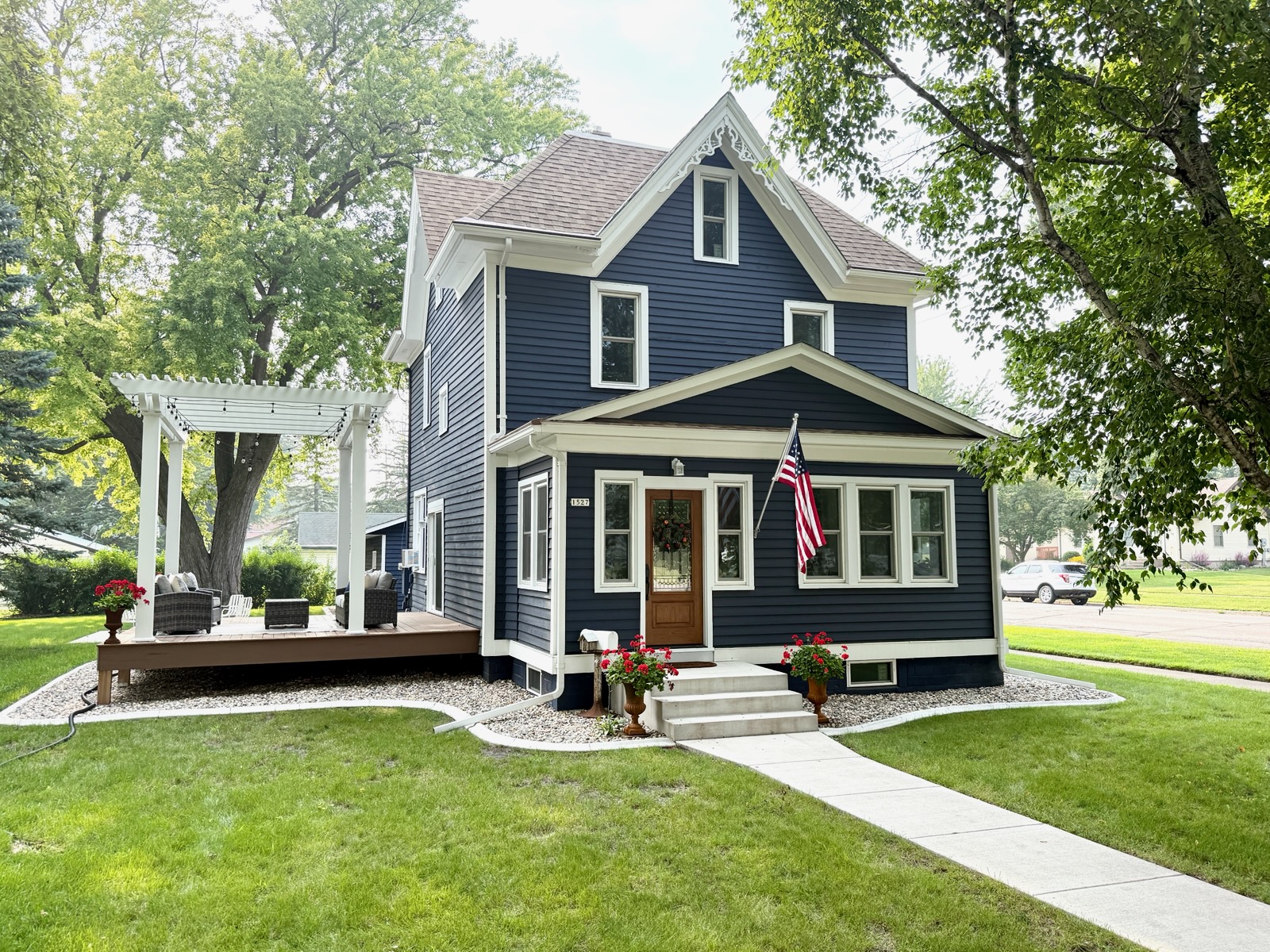 1527 Ford Avenue North, Glencoe, MN, 55336