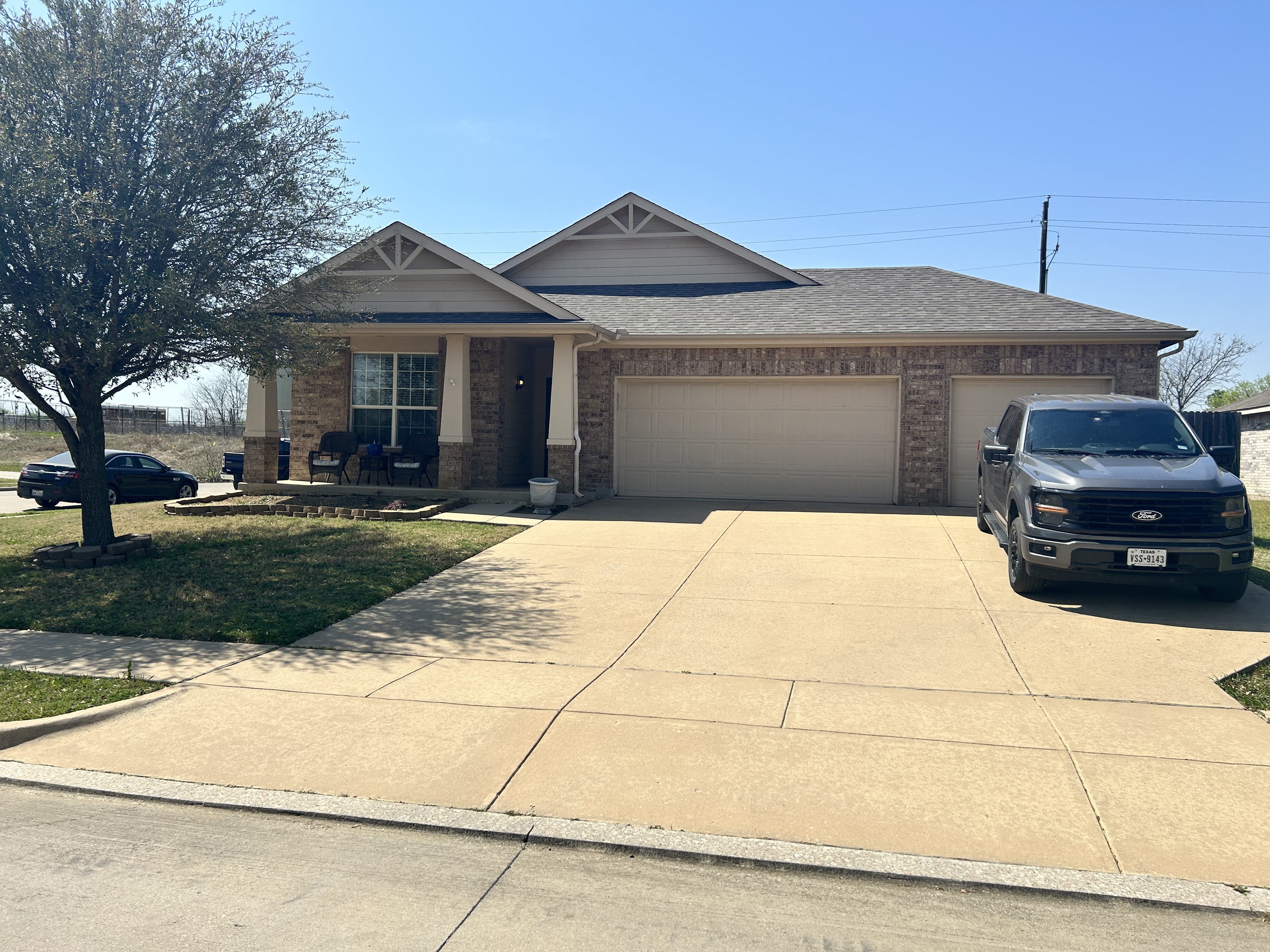 415 Spurlock Drive, Krum, TX, 76249