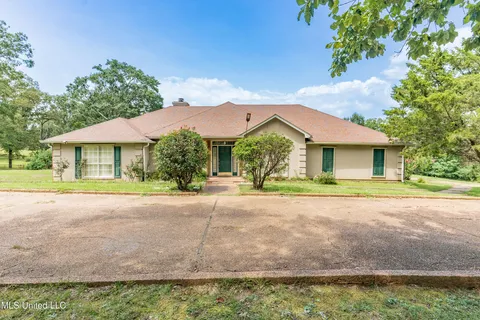 100 Green Oak Cove, Clinton, MS, 39056