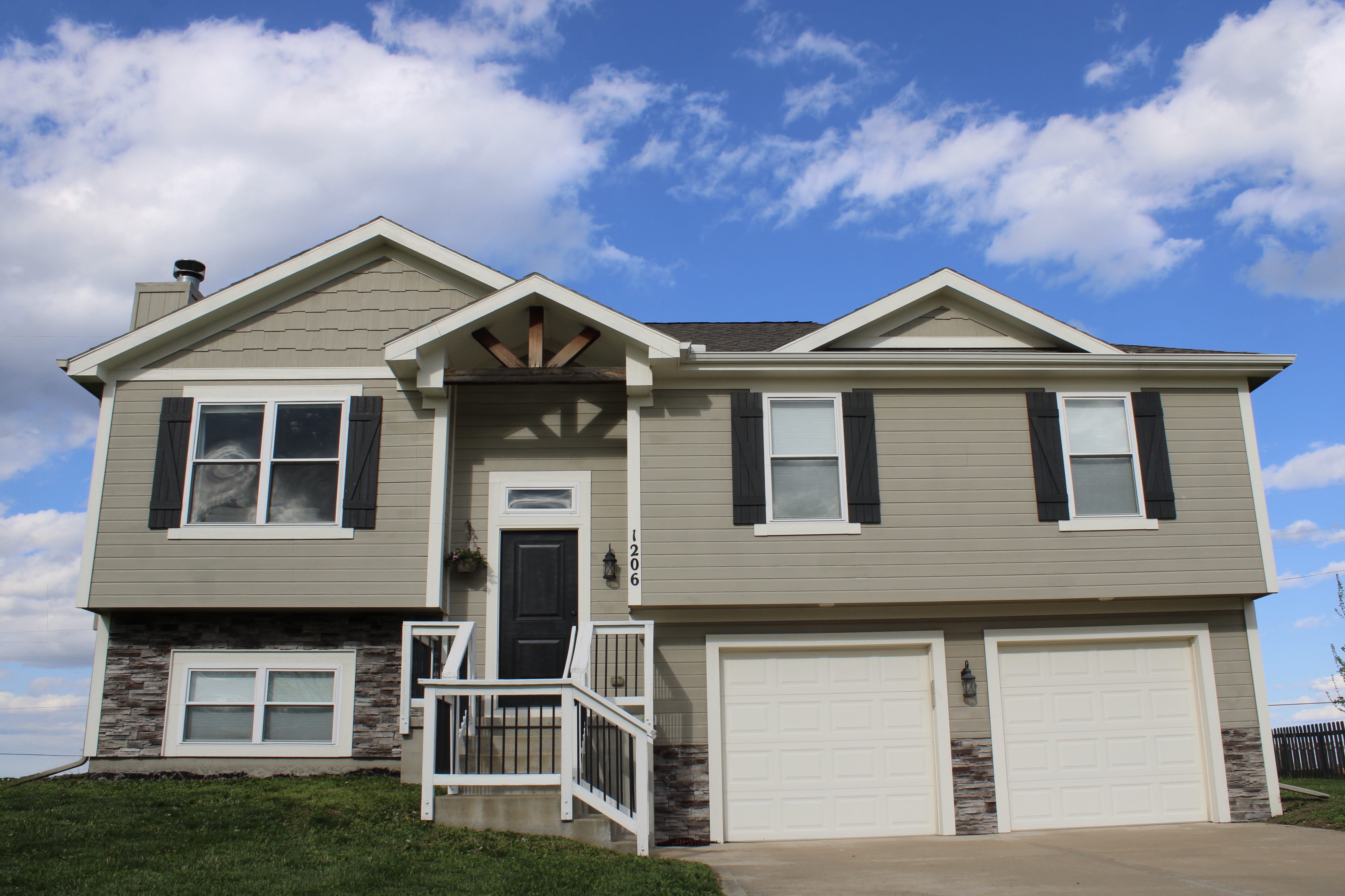 1206 Viola Street, Smithville, MO, 64089