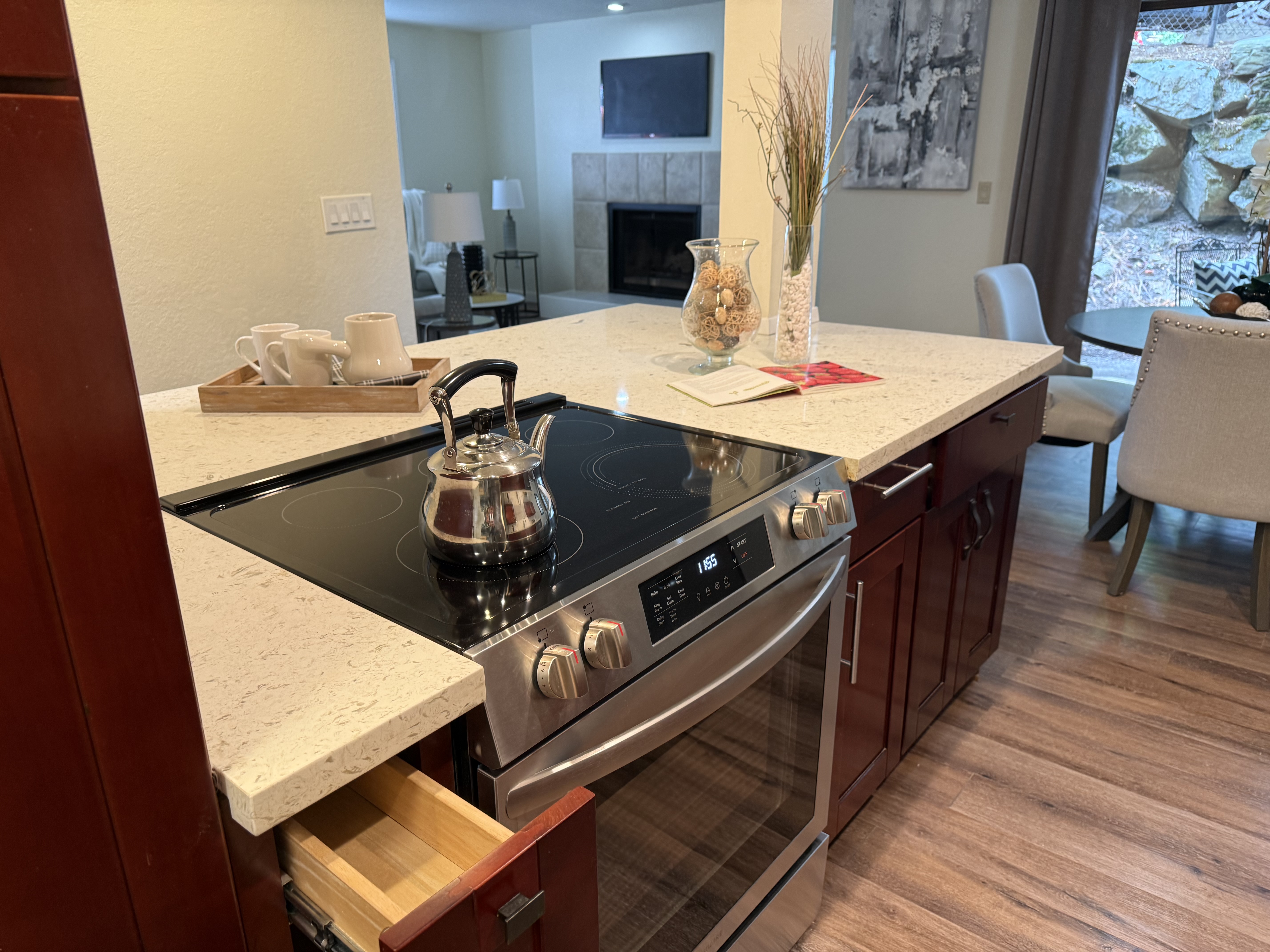 9512 1st Avenue Northeast, Seattle, WA, 98115