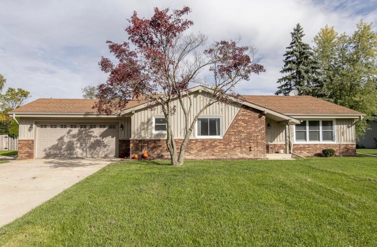 10226 West Steeple View Lane, Franklin, WI, 53132