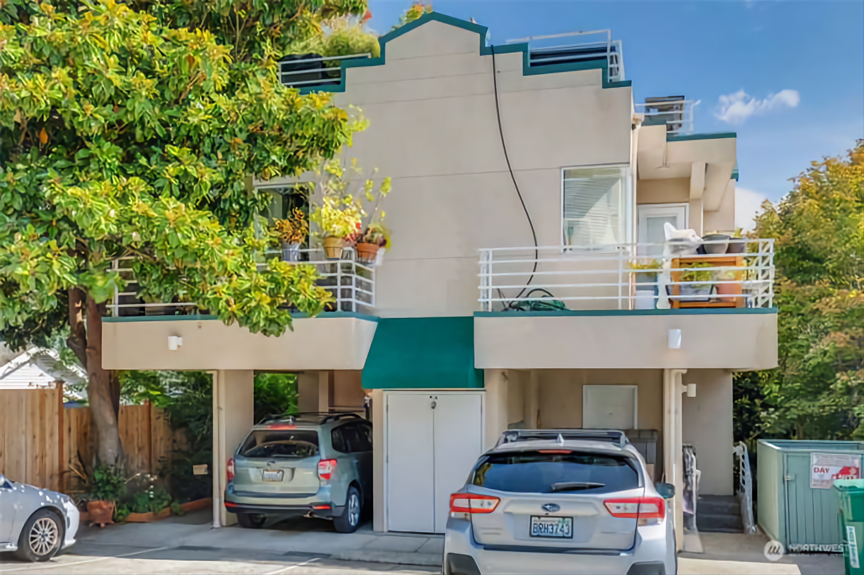 3661 Albion Place North APT 2, Seattle, WA, 98103