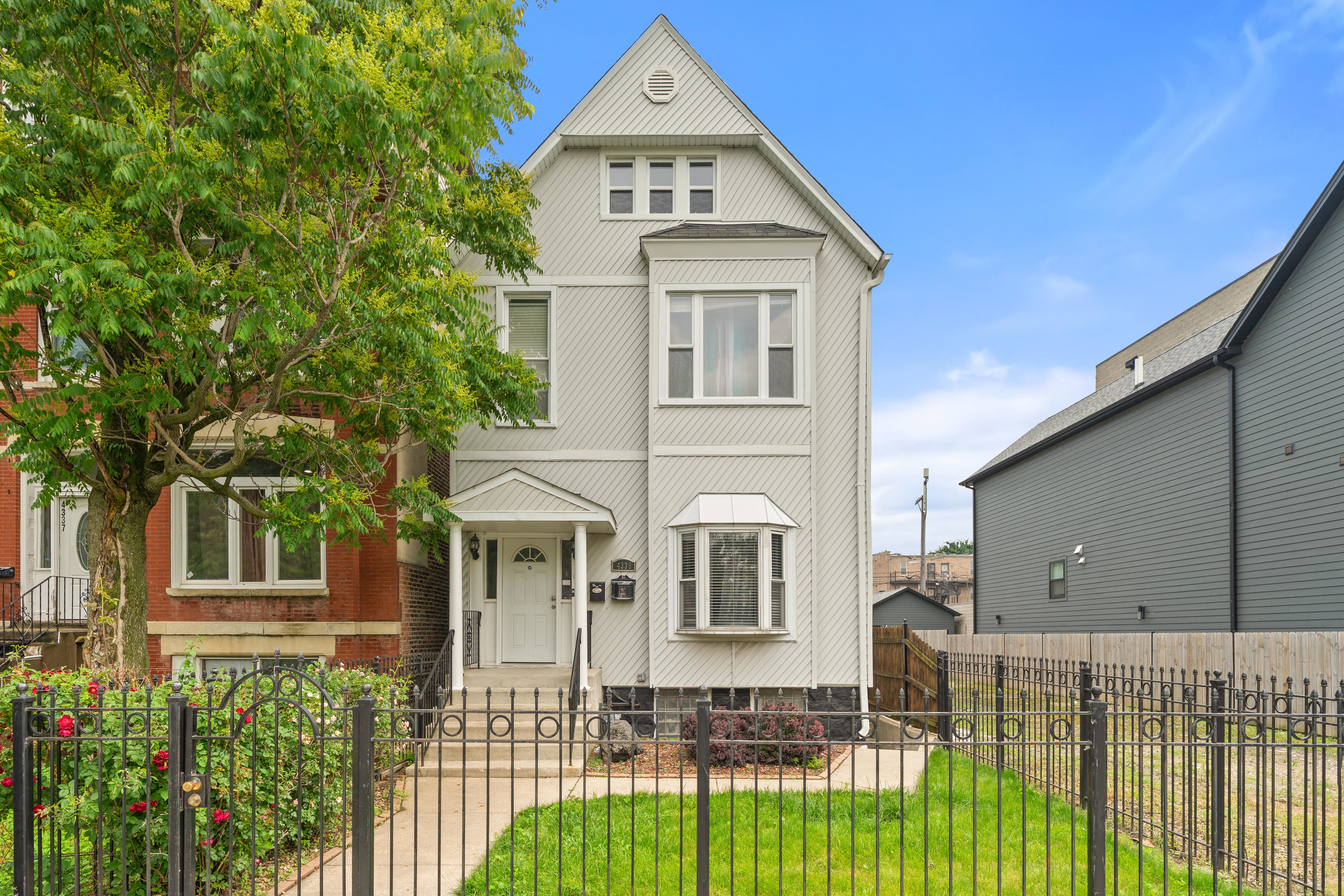 4339 South Indiana Avenue, Chicago, IL, 60653