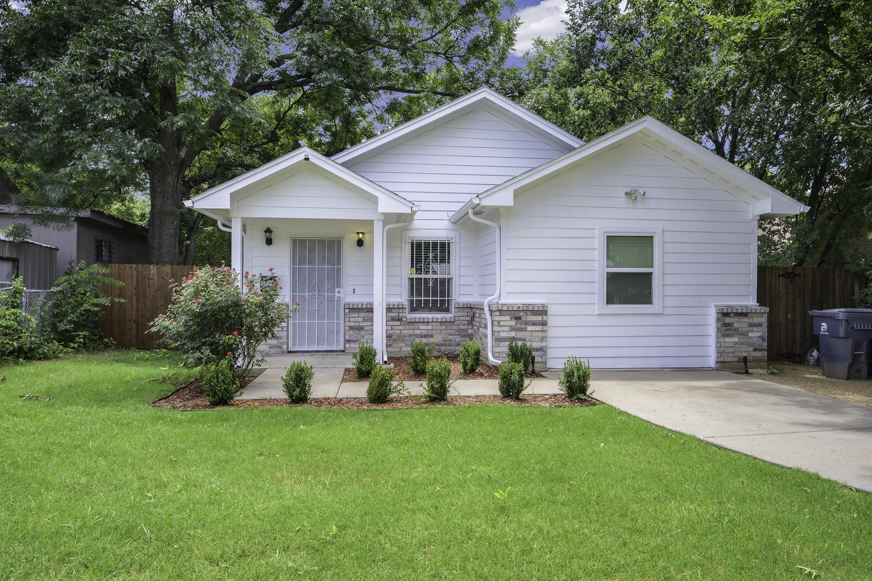 1226 East Woodin Boulevard, Dallas, TX, 75216