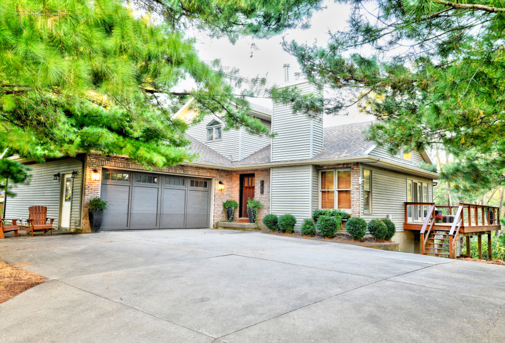 2794 Tower Site Drive NE, Solon, IA, 52333