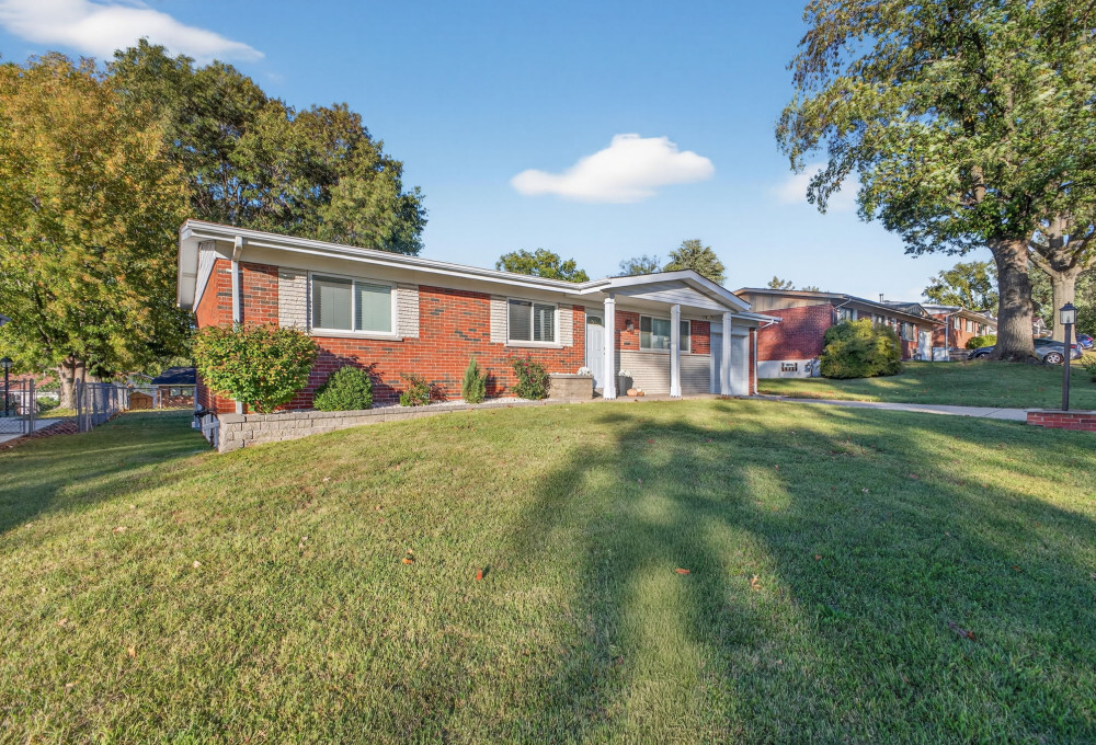 4733 McCorry Dr, Saint Louis, MO, 63123-7317