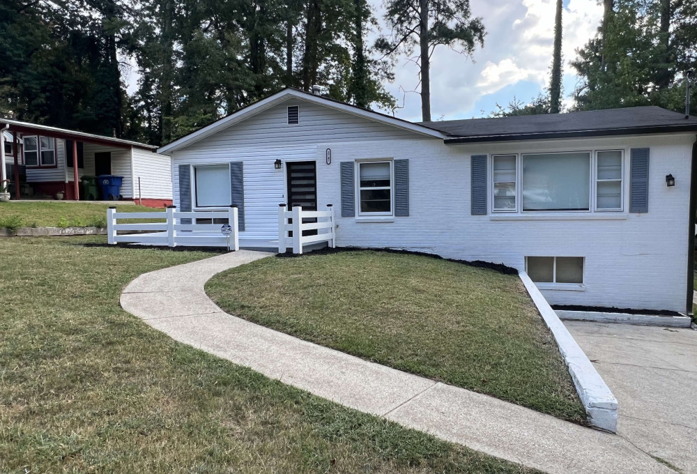 2747 Santa Barbara Dr. NW, Atlanta, GA, 30318