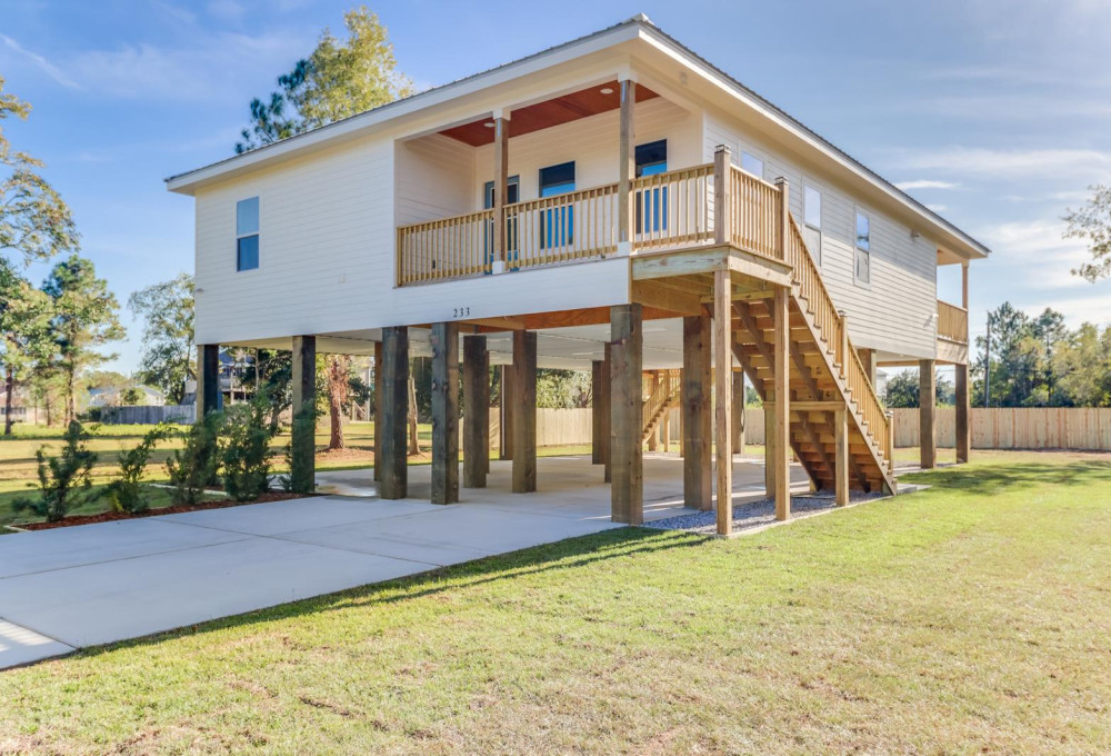233 Farrar Lane, Waveland, MS, 39576
