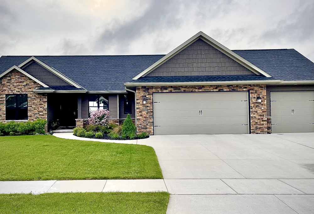 1342 Buckys Run, Green Bay, WI, 54313