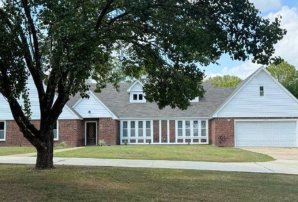 2010 Lawndale Dr, Tupelo, MS, 38801