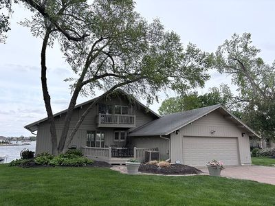 44 Ginger Cove Rd, Valley, NE, 68064