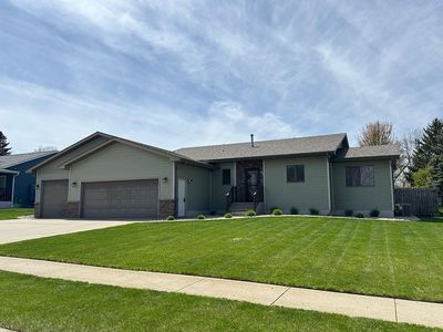 315 27th St NW, Watertown, SD, 57201