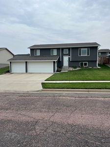202 W 22nd St, Yankton, SD, 57078