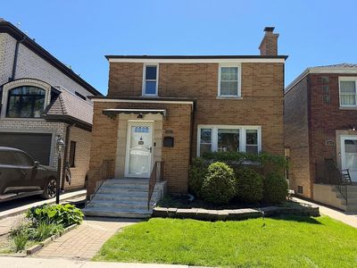3011 W Jarvis Ave, Chicago, IL, 60645