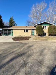 701 3rd Ave NW, Mandan, ND, 58554