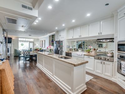 7510 W Northwest Hwy, Dallas, TX, 75225