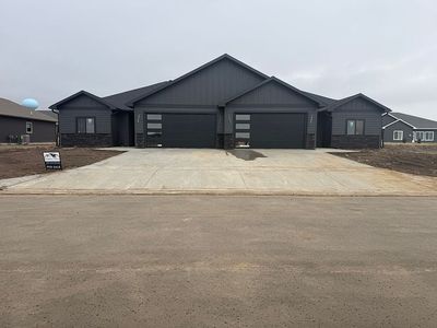683 Kaylee Ct, Watertown, SD, 57201