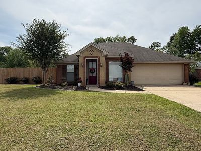 555 Oak Park Cir, Pearl, MS, 39208