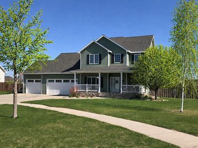 5580 E Prairiewood Dr, Grand Forks, ND, 58201