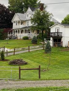 17 River Bend Rd, Mouth of Wilson, VA, 24363