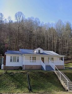 9912 Sandlick Rd, Bee, VA, 24217
