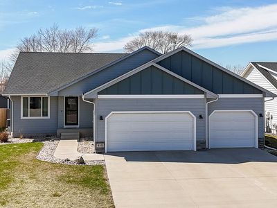 415 Thelma Ave, Harrisburg, SD, 57032