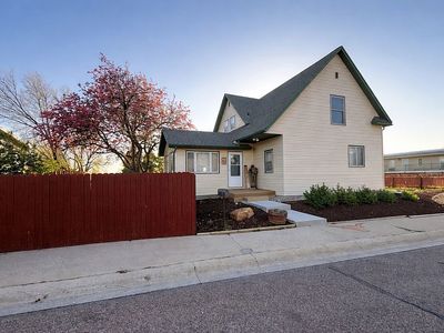 120 S Seneca Ave, Newcastle, WY, 82701