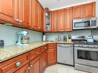 160-15 Powells Cove Blvd, Beechhurst, NY, 11357