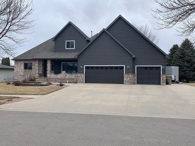 1505 12th Ave NE, Watertown, SD, 57201