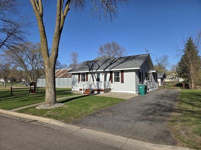 141 4th St S, Winsted, MN, 55395
