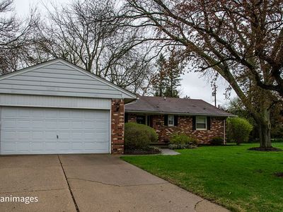 2223 Strader Dr, West Bloomfield, MI, 48324