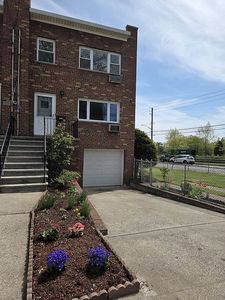4200 Napier Ave, Bronx, NY, 10470