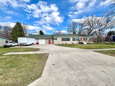 610 2nd St W, Lakota, ND, 58344