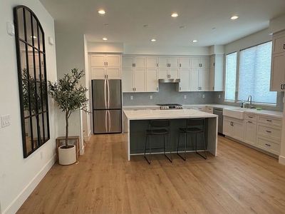 1652 Clement Ave, Alameda, CA, 94501
