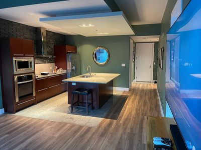 4471 Dean Martin Dr, Las Vegas, NV, 89103
