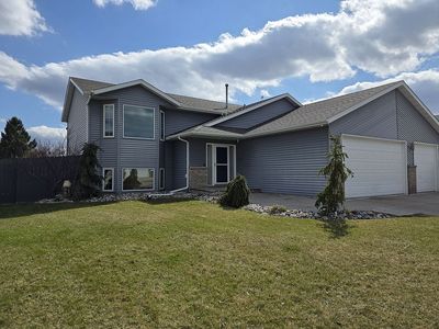 3340 46th Ave S, Fargo, ND, 58104