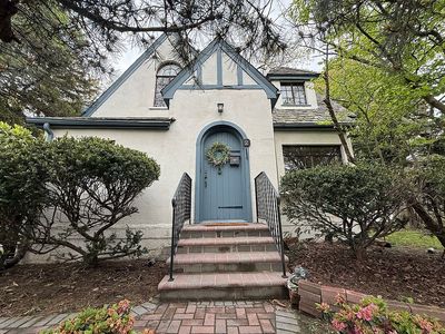 2 Birch Rd, Malverne, NY, 11565