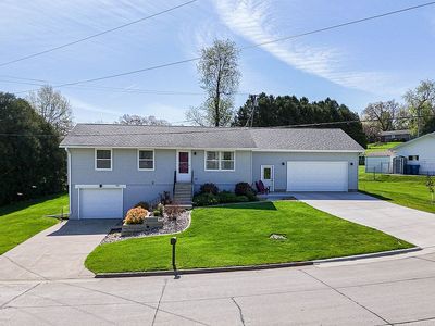 416 N Pine St, Monticello, IA, 52310