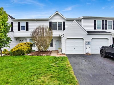 33 Farragut Square, Freehold, NJ, 07728