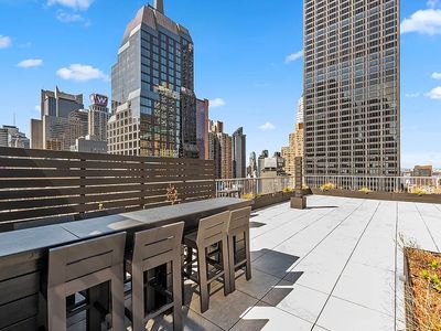 150 W 51st St, New York, NY, 10019