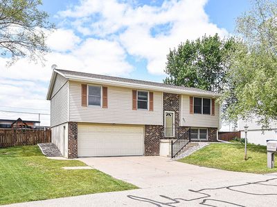 521 Obeche Ct, Dubuque, IA, 52003
