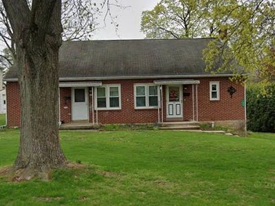 101 S 5th St, Akron, PA, 17501