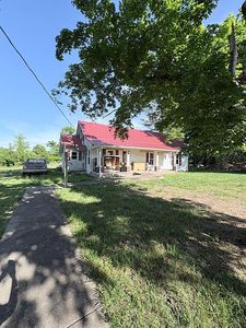 2000 Pleasant Grove Rd, Westmoreland, TN, 37186