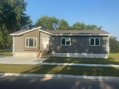 380 E 4th St, Corsica, SD, 57328