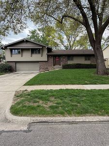 2100 Crown Flair Dr, West Des Moines, IA, 50265