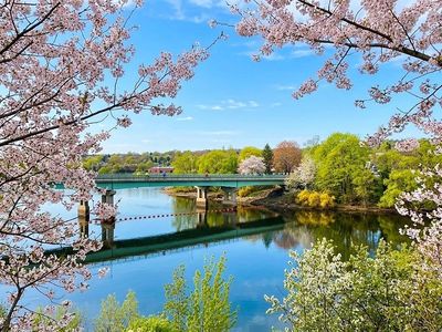 96 River Rd, Manchester, NH, 03104