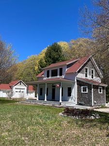 71 Sunset Dr, Frankfort, MI, 49635