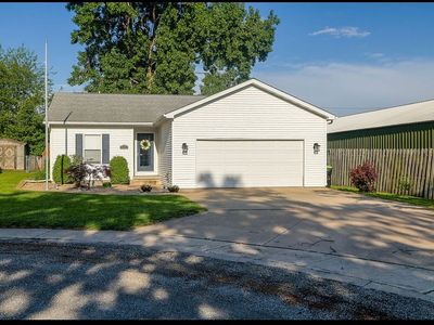 52 Book Ln, Jacksonville, IL, 62650